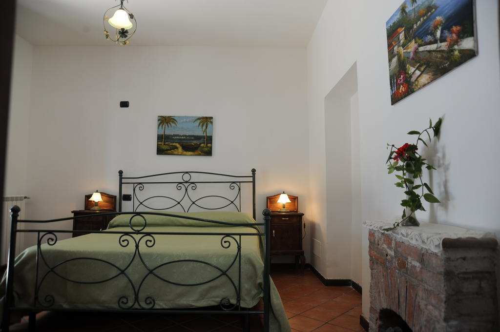 הוילה אשאה Agriturismo La Focazza חדר תמונה